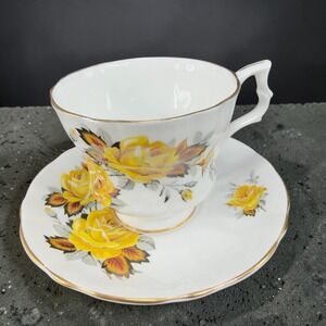 Vintage Royal‎ Windsor Fine Bone China Teacup And Saucer Set Yellow Flowers VTG